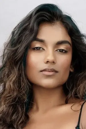 Фото Симона Ешлі (Simone Ashley) #8381