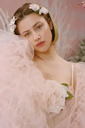 Фото Лілі Рейнхарт (Lili Reinhart) #74101