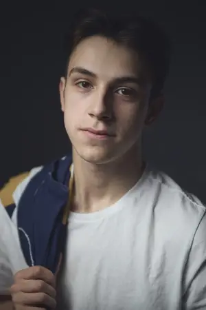 Фото  (Noah Perchard) #366531