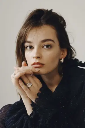 Фото Емма Маккі (Emma Mackey) #4581