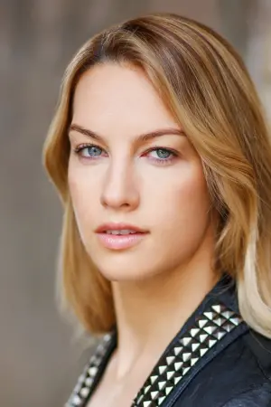 Фото Фібі Робінсон-Галвін #13038