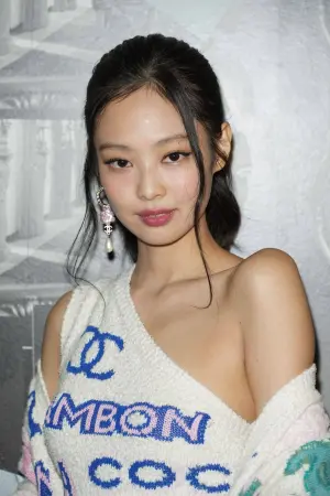 Фото  (JENNIE) #179157