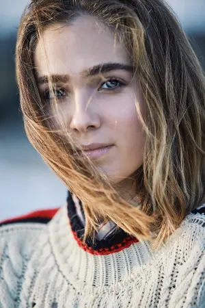 Фото Галей Лу Річардсон (Haley Lu Richardson) #44947