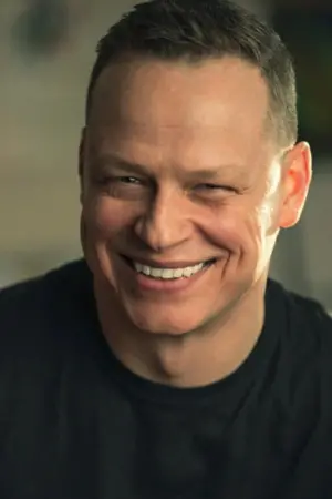 Фото Аарон Хьюз #105546