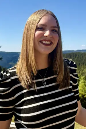 Фото Ава Донох