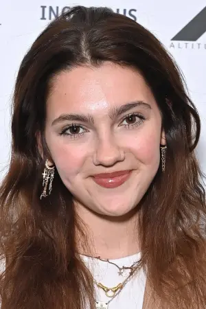 Фото Емілі Кері #35726