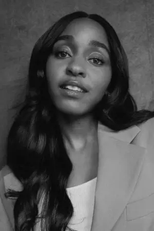 Фото Айо Едебірі (Ayo Edebiri) #4951