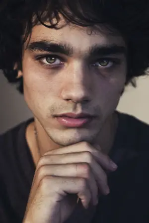 Фото  (Charlie Polinger) #357565