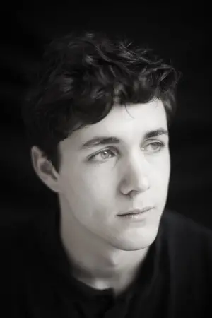 Фото Йона Хауер-Кінг (Jonah Hauer-King) #8347