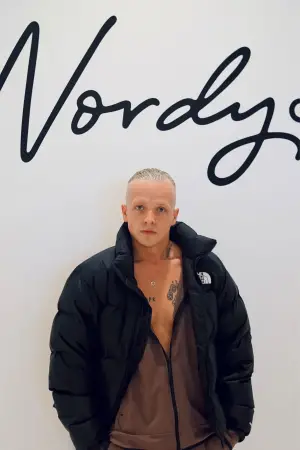 Фото  (Rae Serbeck) #373838