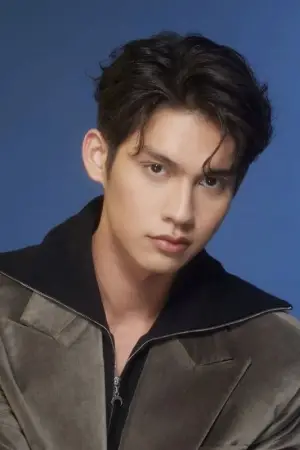 Фото  (Vachirawit Chivaaree) #328037