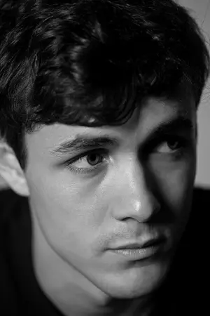 Фото Йона Хауер-Кінг (Jonah Hauer-King) #8346