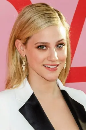Фото Лілі Рейнхарт (Lili Reinhart) #74104