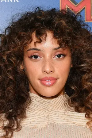 Фото Хадіджа Червоний Грім #21014