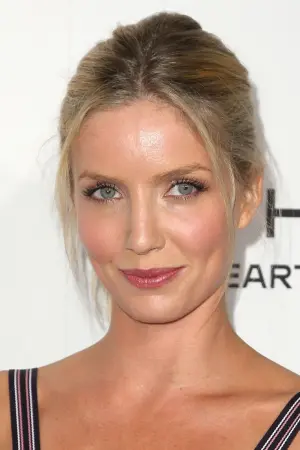Фото Аннабель Уолліс (Annabelle Wallis) #31675