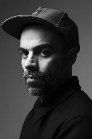 Фото Ніколас Каракацаніс #143