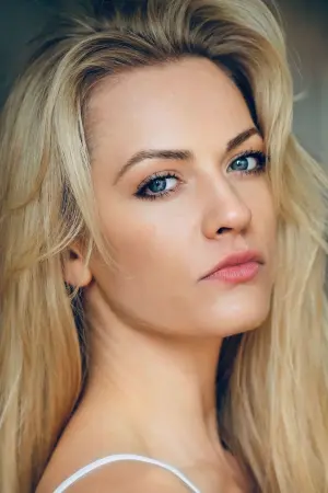 Фото Люсі Мартін #9451