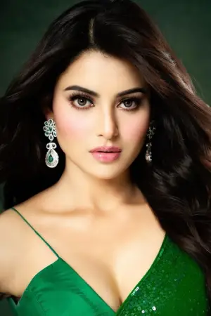 Фото  (Urvashi Rautela) #340831