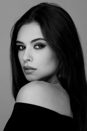 Фото  (Nicole Maines) #176373