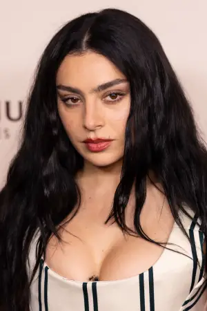 Фото Charli XCX #327734