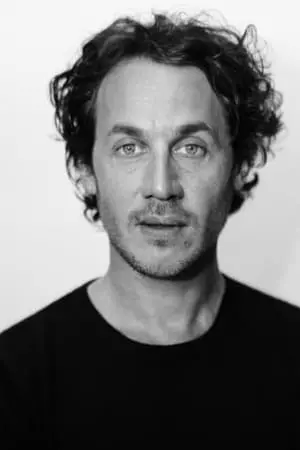 Фото  (Dustin Demri-Burns) #55770