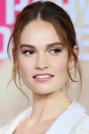 Фото Лілі Джеймс (Lily James) #32733