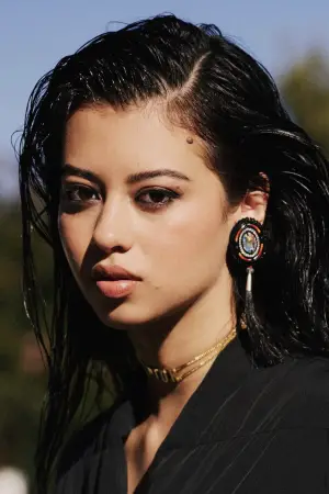 Фото Ембер Мідфандер (Amber Midthunder) #327624