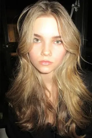 Фото Еммелін Лука Бейл #9076