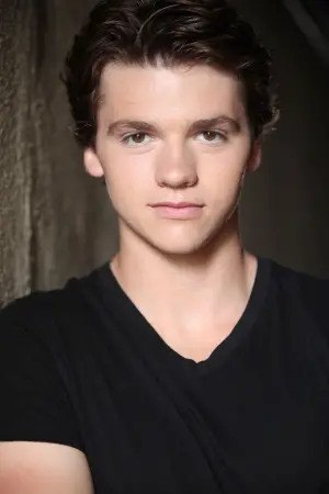 Фото Джоел Кортні #36255