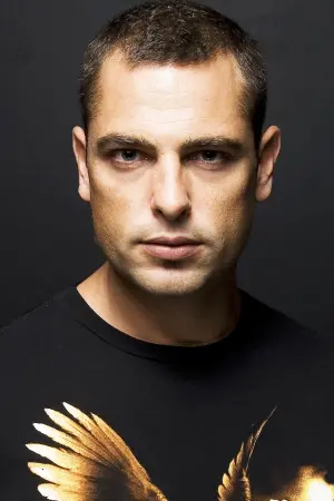 Фото Глен Леві #24894