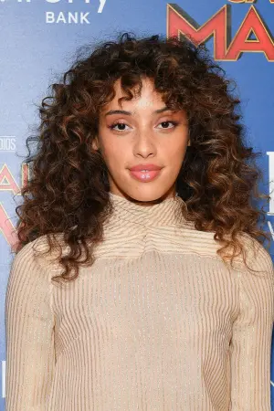 Фото Хадіджа Червоний Грім #21015