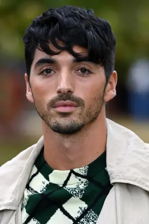 Фото Тейлор Захар Перес (Taylor Zakhar Perez) #25171