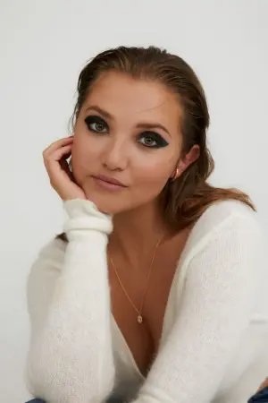 Фото Міа Маккенна-Брюс #67521