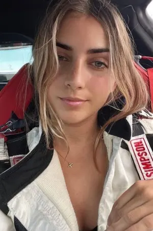 Фото Емелія Хартфорд (Emelia Hartford) #4445