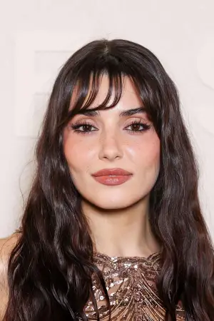 Фото Ханде Ерчел (Hande Erçel) #349097