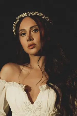 Фото  (Yasmine Raeis) #340096