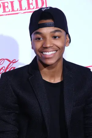 Фото Джош Леві #14196