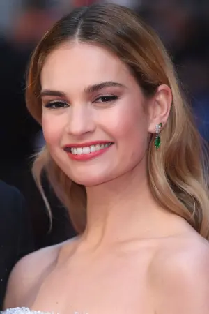 Фото Лілі Джеймс (Lily James) #32741