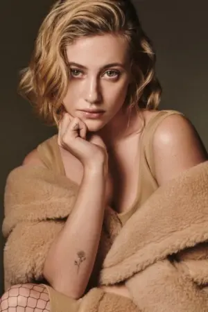 Фото Лілі Рейнхарт (Lili Reinhart) #74090