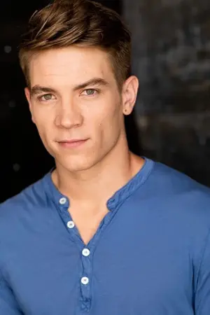 Фото  (Lucas Adams) #233649