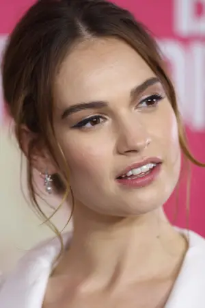 Фото Лілі Джеймс (Lily James) #32745