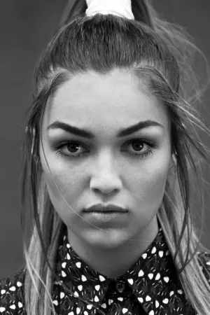 Фото Лілі Сіммонс (Lili Simmons) #120677