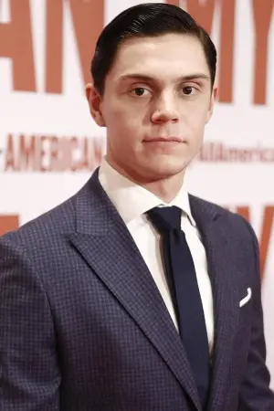 Фото Еван Пітерс (Evan Peters) #66524