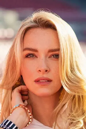 Фото  (Camille Kostek) #29647