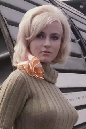 Фото Лі Мередіт (Lee Meredith) #206955