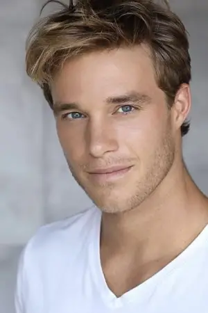 Фото Джош Плассє (Josh Plasse) #331002