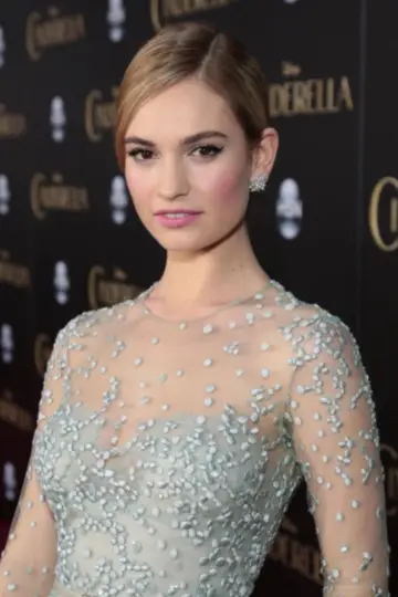 Фото Лілі Джеймс (Lily James) #400486
