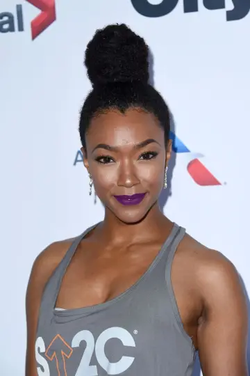 Фото  (Sonequa Martin-Green) #32839