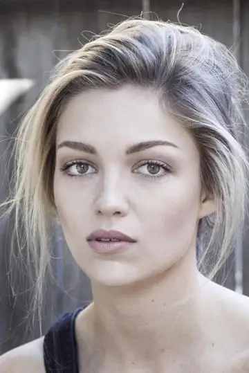 Фото Лілі Сіммонс (Lili Simmons) #120668