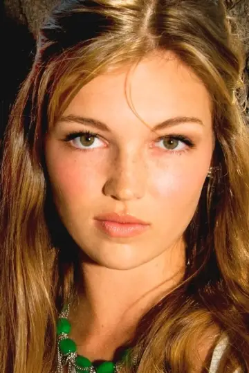 Фото Лілі Сіммонс (Lili Simmons) #120670